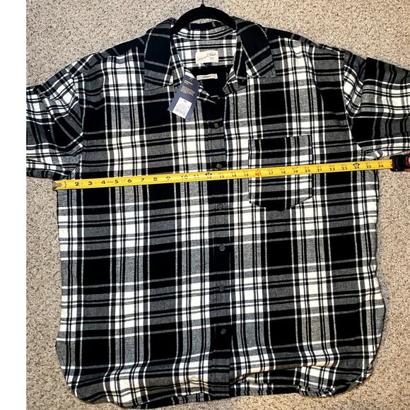 Universal Thread - Black & White Oversized Flannel - XL - Picture 4 of 13